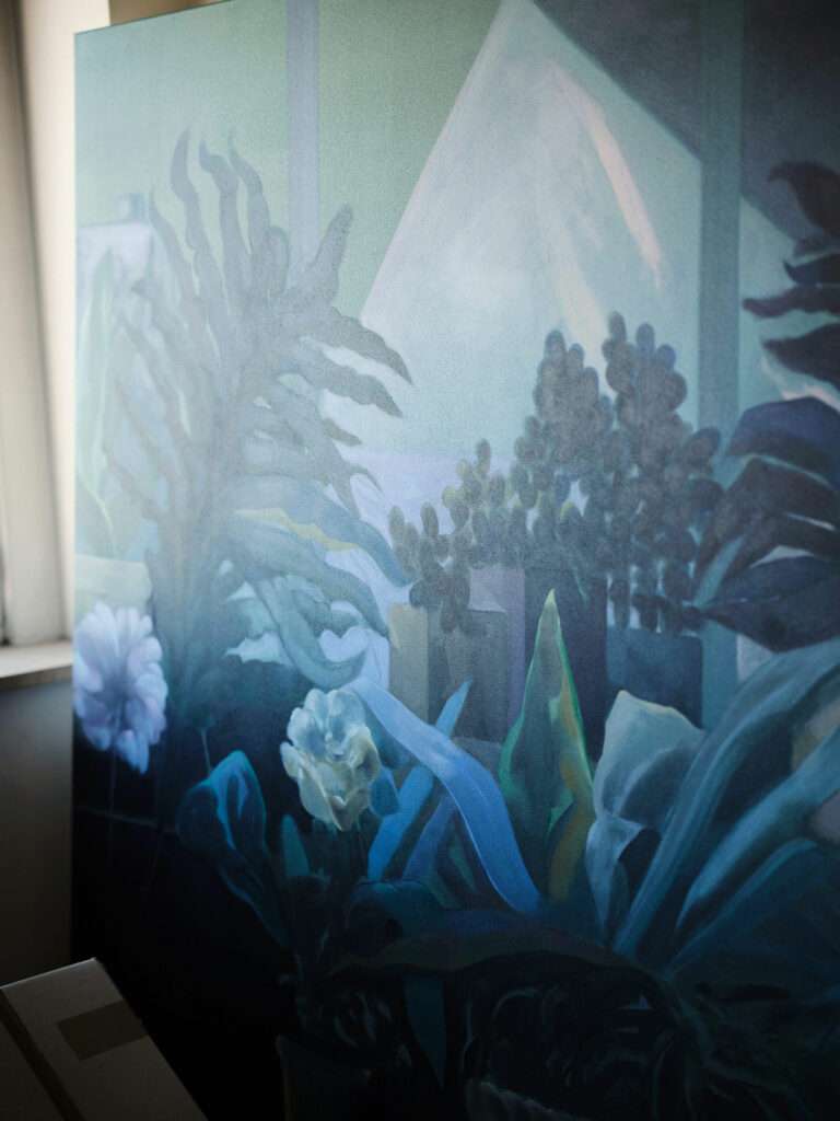 Arnaud Kool shaping abstract forms with rich colors in his studio