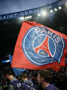 Contrast of classical musicians and fireworks at PSG stadium, conducted by Thomas Roussel